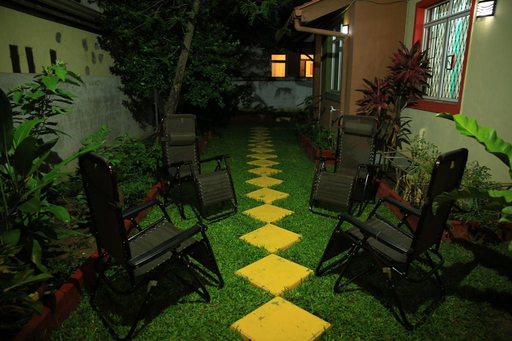 Ared Villa Katunayake Exterior photo