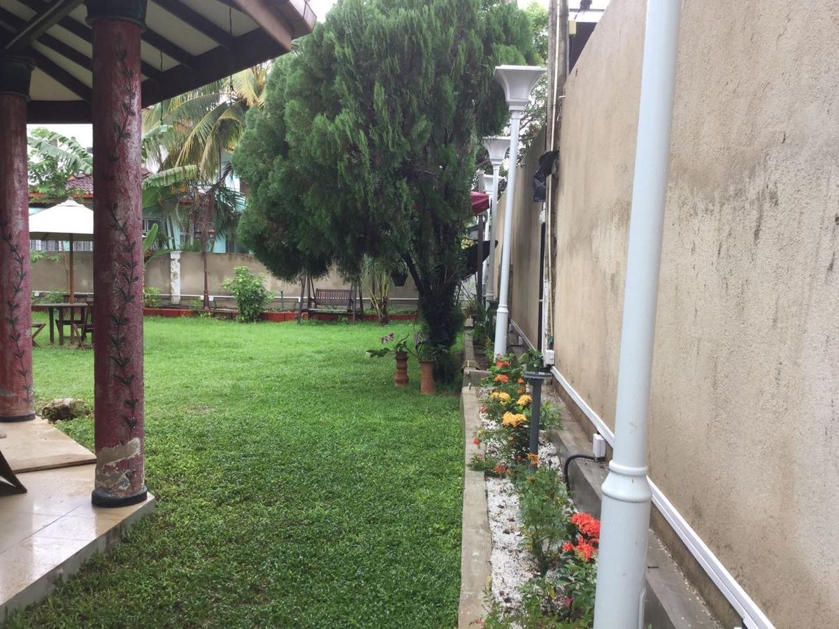 Ared Villa Katunayake Exterior photo